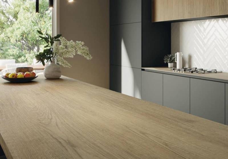 Déstockage de carrelage pour plan de travail et sol de cuisine grand format à prix discount à Nice