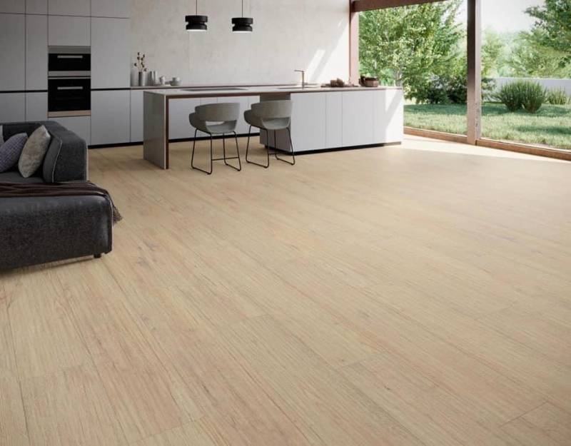 Déstockage de carrelage imitation parquet pour cuisine et intérieur à Nice
